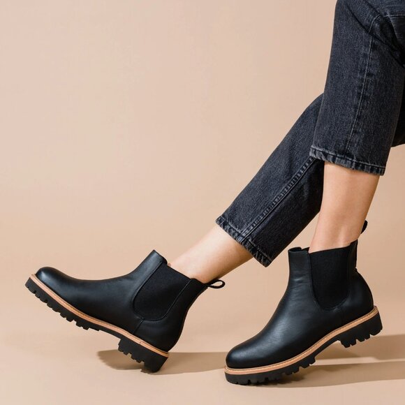 Nisolo Go-To Lug Chelsea Boot 2.0 - Picture 3 of 6